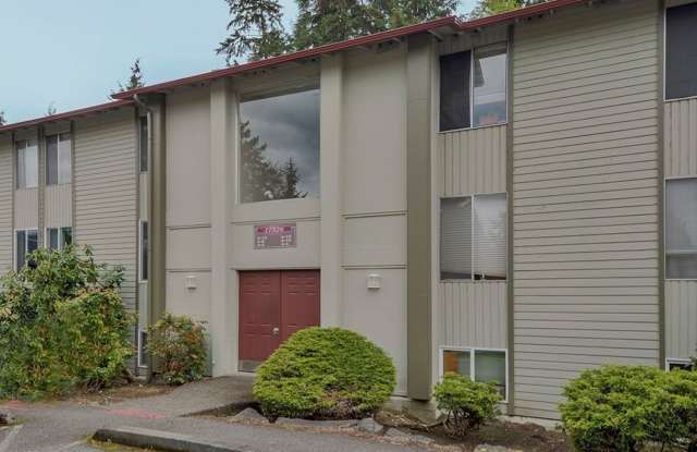 Superb Two Bedroom Renton Condo! Great Location, Fantastic Floorplan! - 17526 151st Avenue Southeast, Fairwood, WA 98058