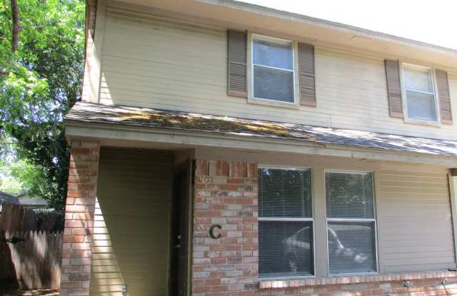605 Magnolia #C - 605 Magnolia Street, Arlington, TX 76012