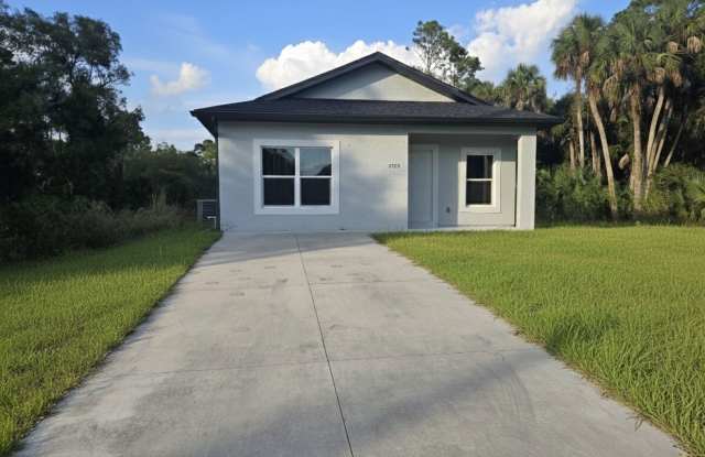 Cute and Cozy 2/1 Single family home photos photos