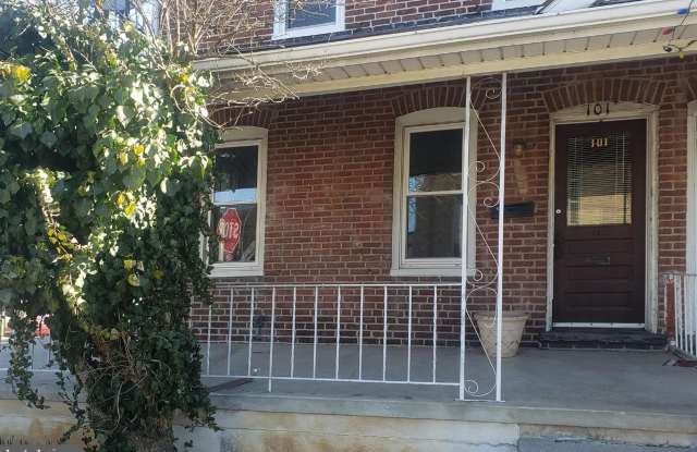 101 HOPE Avenue Gallery 2