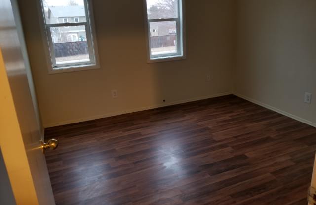 1200 Sir Galahad Dr Apt B Gallery 4