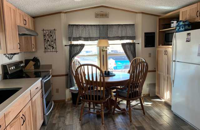 Two Bedroom Foothills Home! Gallery 3