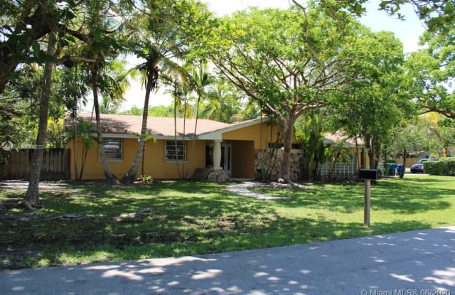 15200 SW 72nd Ct - 15200 Southwest 72nd Court, Palmetto Bay, FL 33157
