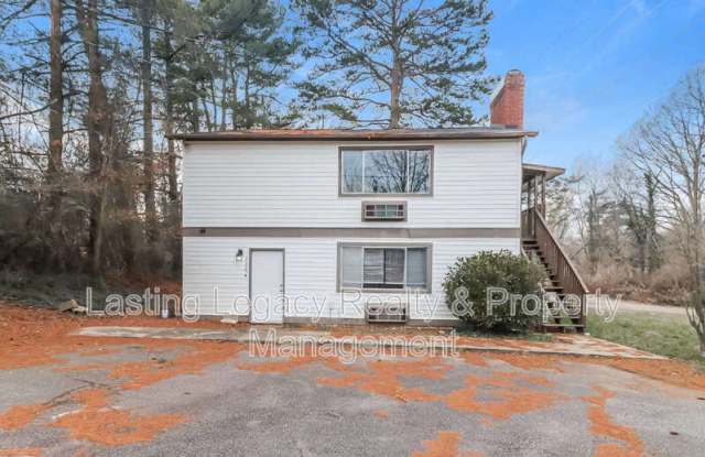 2325 15th Street Hickory- Studio photos photos
