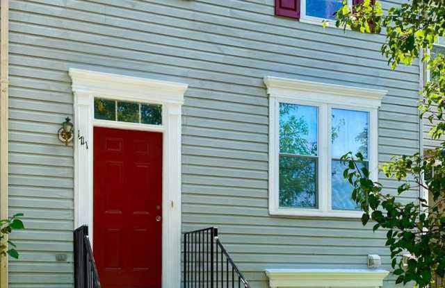 Charming 3BD/2.5BA Townhome with Large Backyard in Windsor Mill, MD! photos photos