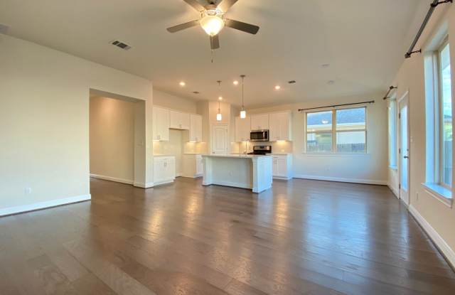 Newer Construction Home in Highly Desired Vista Vera photos photos