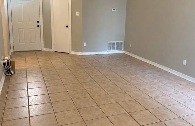 205 Carol Court Gallery 3