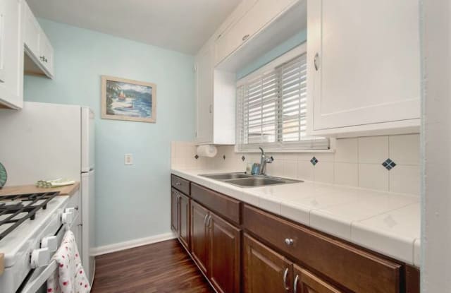 719 Whiting Court-1 Gallery 3