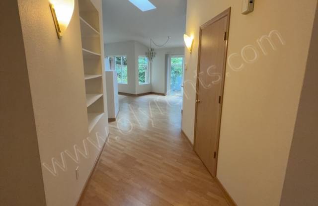 6036 Montague Ln SE Gallery 4
