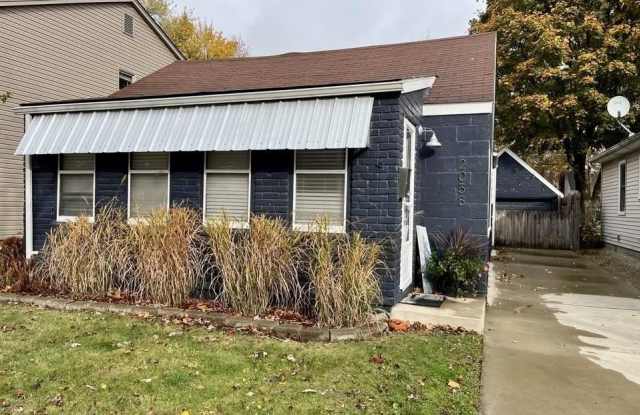 2058 Ridgemont - 2058 Ridgemont Road, Grosse Pointe Woods, MI 48236