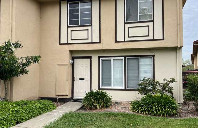 Beautiful 3Bd/1.5Ba Townhouse in a Highly Desirable Hayward Neighborhood! photos photos