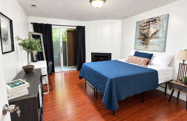 Large Private Guy Room Downtown ASAP - Balcony, Storage and more photos photos