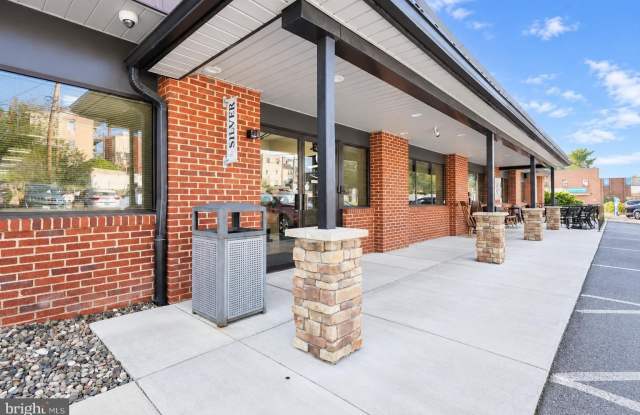 324 E ANTIETAM Street E Gallery 1
