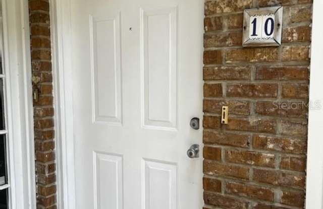 2201 COACH HOUSE Boulevard Gallery 2