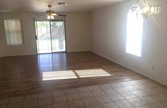 2407 E PEACH TREE Drive Gallery 2