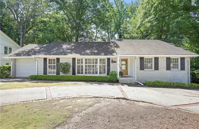 2509 Sharondale Drive NE Gallery 1