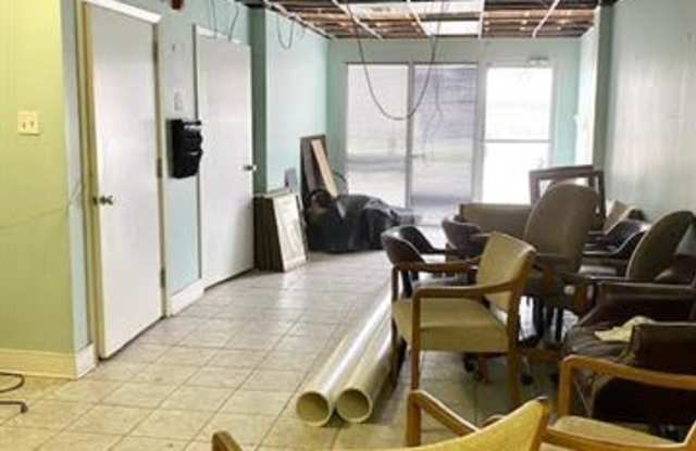 724 PAPWORTH Avenue Gallery 4