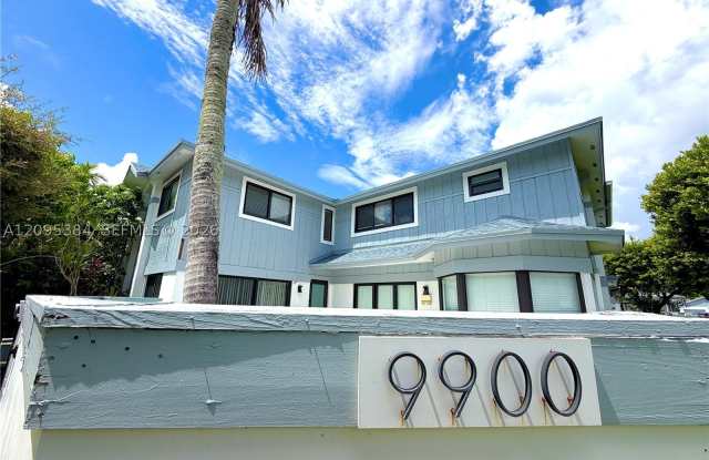 9900 NW 52nd Ter Gallery 2