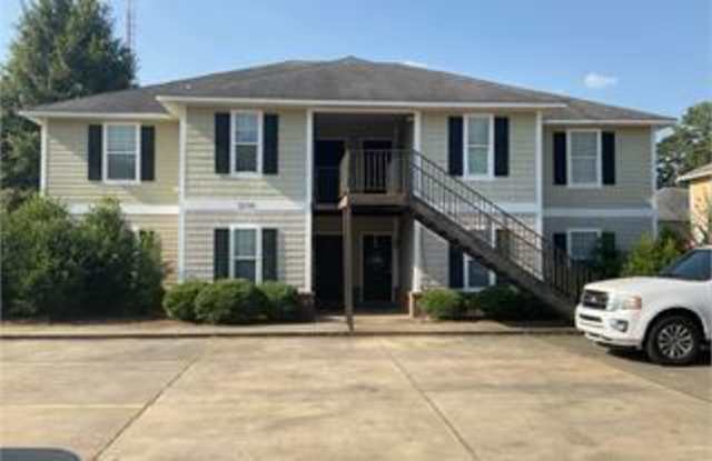 2530 Hilltop Drive - 3 photos photos