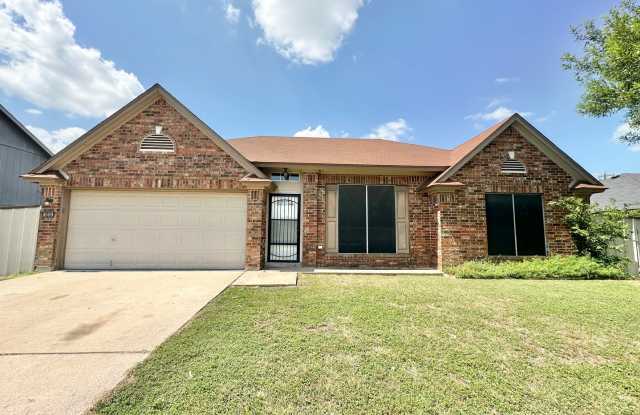 Available August 18th! 1/2 Off 1st Months Rent! photos photos