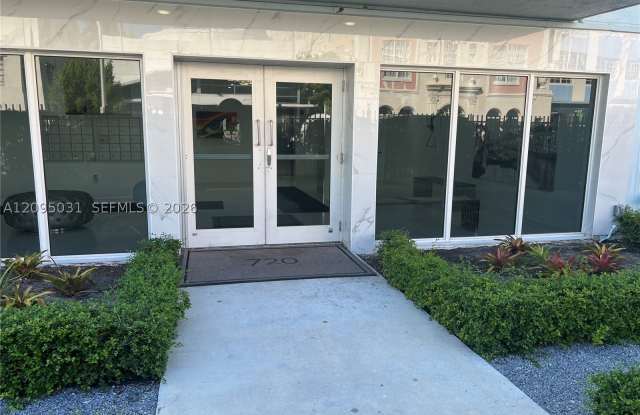 720 Collins Ave Gallery 2