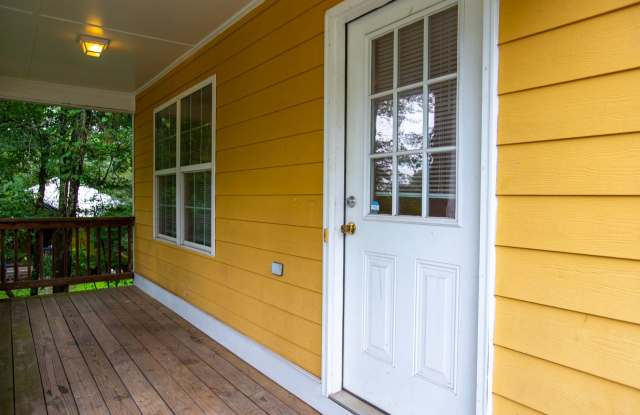 Cozy, modern 3bd 2ba house! Gallery 3