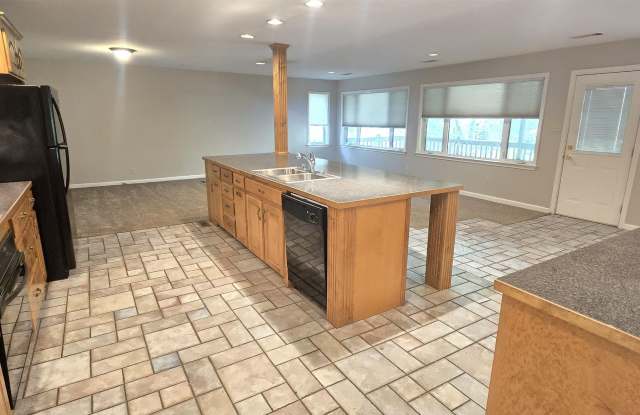 1700 Northwood Gallery 4