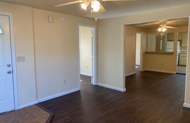 3 bed / 2 ba house - Yuba City Gallery 3