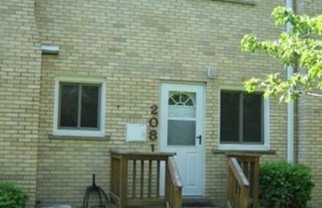 2081 E MAPLE Road - 2081 East Maple Road, Birmingham, MI 48009