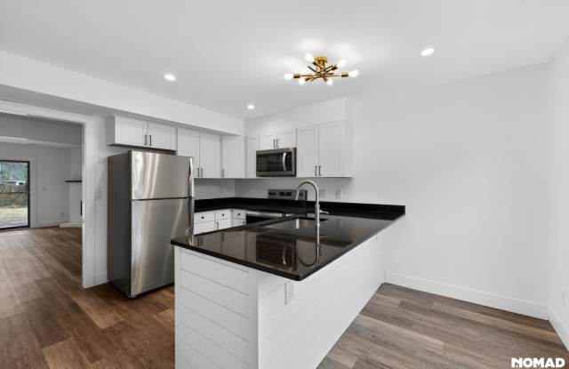 Charming 3BR Townhome in Durham photos photos