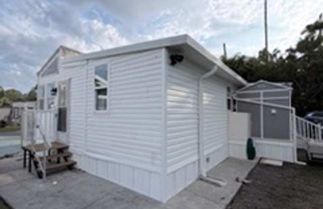 Renovated 2 bedroom 1 Bath For Rent in St Cloud Gallery 1
