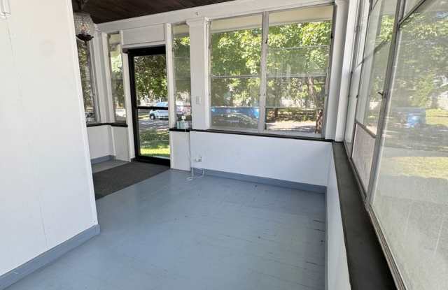 Available Now! Charming 4 Bedroom, 2 Bathroom Home Located in Between Mac-Groveland and Highland Park Gallery 4