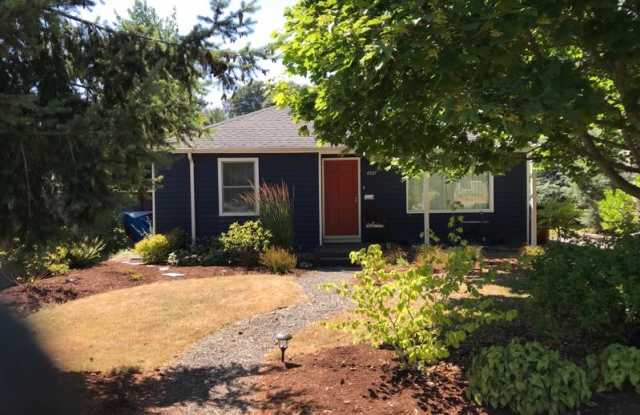 4527 49th Ave S - 4527 49th Avenue Southwest, Seattle, WA 98116