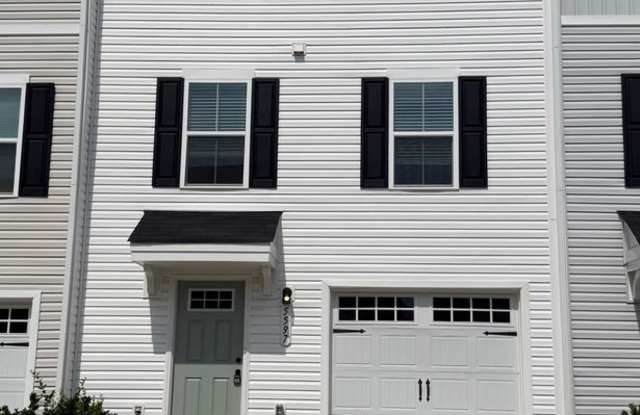 Beautiful and Modern Townhome for Lease in Kannapolis, NC Gallery 1