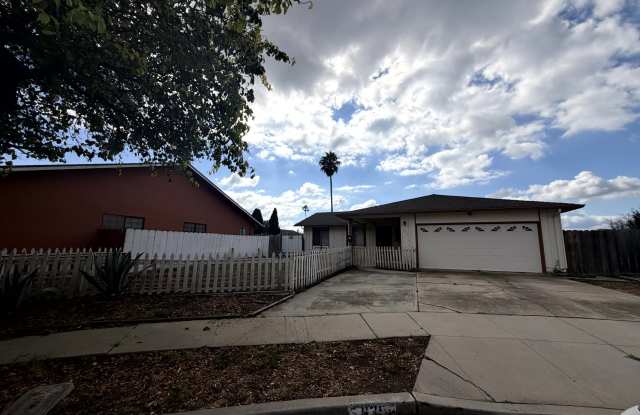 635 Seneca Place Gallery 1