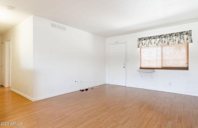 4401 N 12th Street Gallery 4