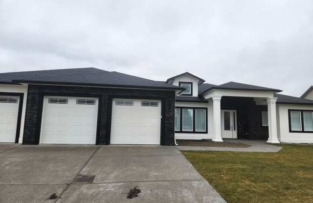West Valley Newer Apple Tree 4 br plus office, 3.5 bath, 3 car garage Gallery 4