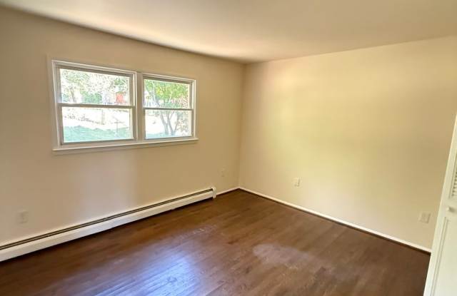 13606 Greenwood Dr Gallery 4