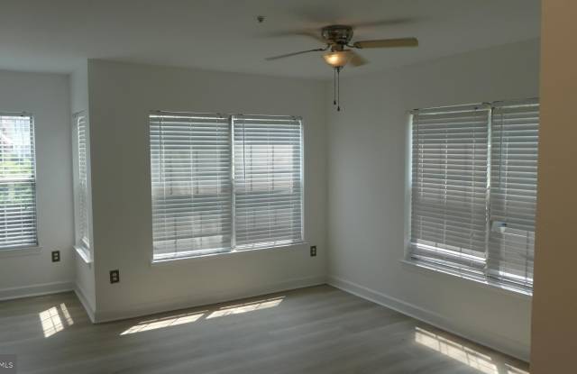 1007 SUMMERGLENN Court Gallery 2