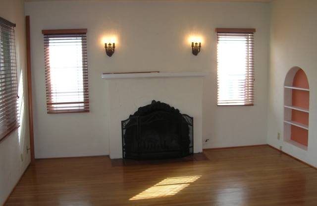 1211 East Cota Street Gallery 3