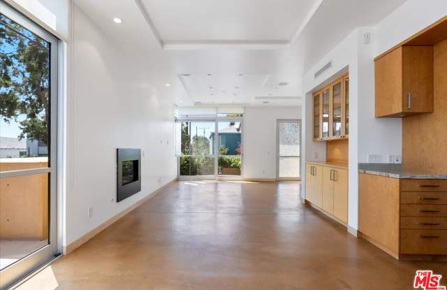 2301 10th Street - 2301 10th Street, Santa Monica, CA 90405