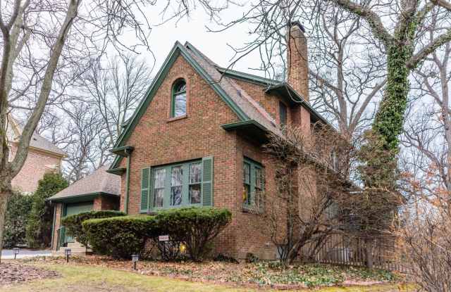 125 Minneola Street Gallery 2
