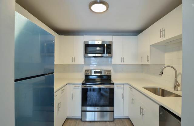 1049 Pleasant Street photos photos