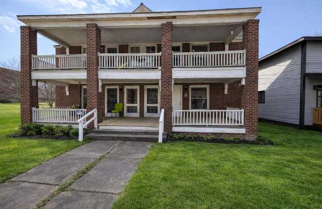 209 Oakwood Street - 2 photos photos