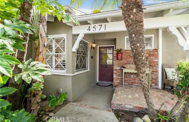 4571 Canoga Drive Gallery 2