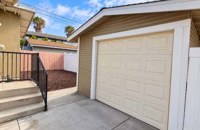 Spacious 3 Bedroom, 2 Bathroom Home with Garage & Private Yard! Gallery 4