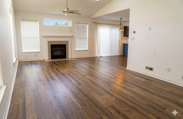 3516 King Edward Way Gallery 4