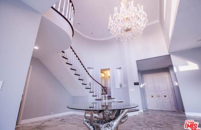 2271 HERCULES Drive Gallery 2