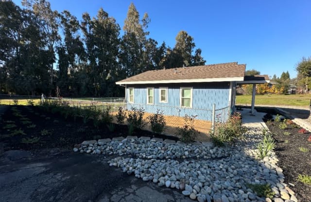 8866 Oak Ave - 8866 Oak Avenue, Orangevale, CA 95662