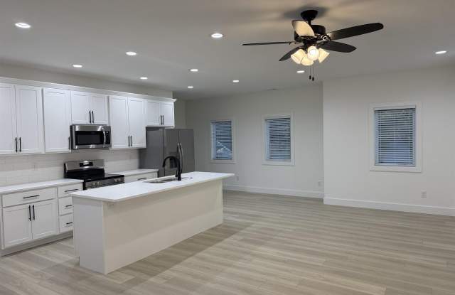 371 W Country Club Drive Gallery 4